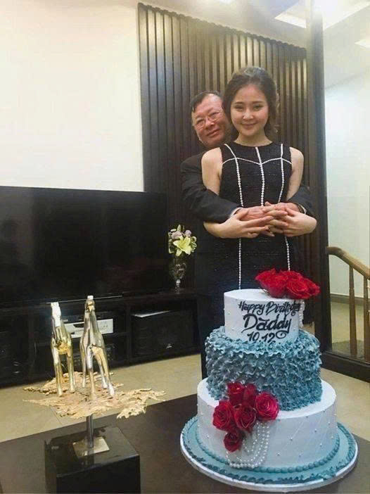 Mẹ đi bước nữa tôi ở cùng dượng nhưng một ngày cha bỗng đưa ra yêu cầu “s:;ững người”